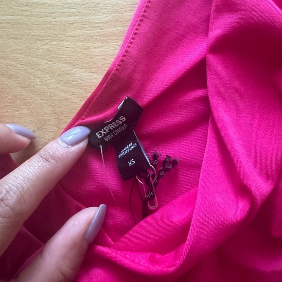 EXPRESS | Low Cut Bodysuit - Picture 3 of 8